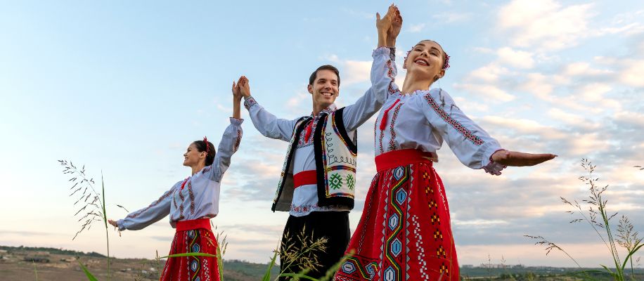 Ukranians Dancing